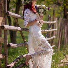  Bruidssalon Marwie Betaalbare trouwjurken en bruidsaccessoires