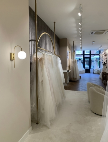 Laliza Bridal Boutique Trouwjurken met bijpassende bruidsaccessoires