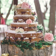 De naked cake bruidstaart