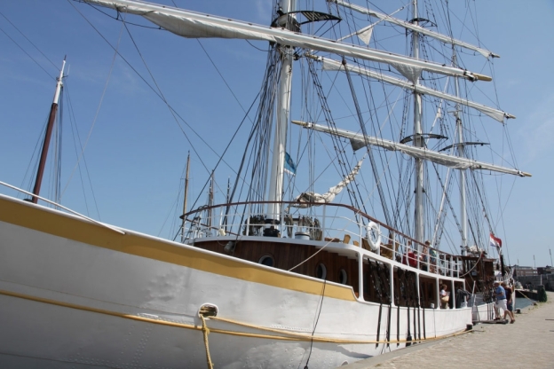 Stedemaeght trouwen op een tallship