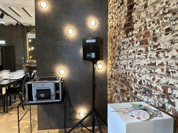 BlitzBooth photobooth huren vanaf € 275,-